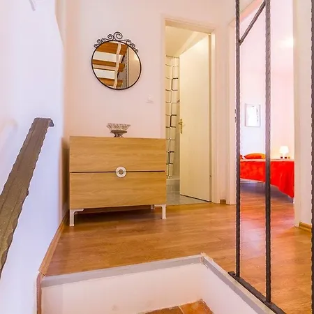 Sunko Apartment